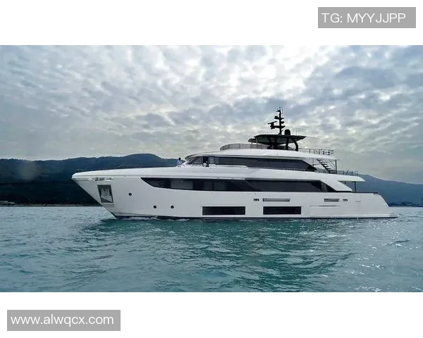 足球明星齐聚游艇畅享海上时光精彩合影视频回顾 足球明星齐聚游艇畅享海上时光精彩合影视频回顾