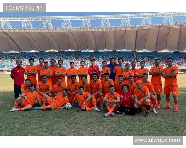 香港晨曦足球明星队展现青春风采助力社区足球发展新篇章